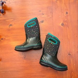 Winter boots from Bogs, size 13 youth